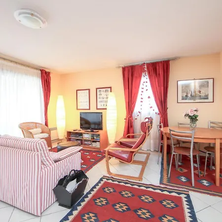 Du Parc Apartment *