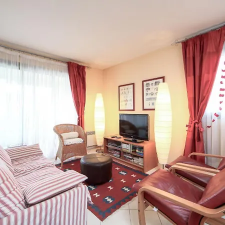 Du Parc Apartment *